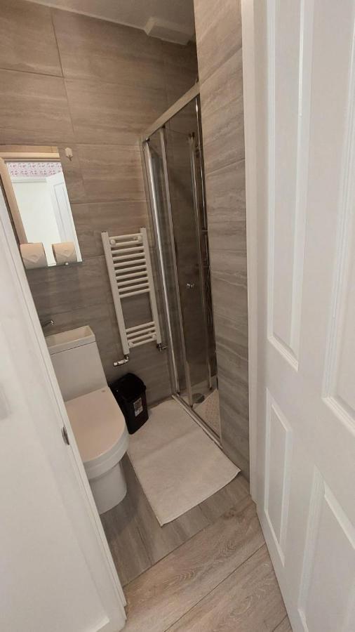 لندن Double En-Suite Room Available In 3 Bed Apt المظهر الخارجي الصورة